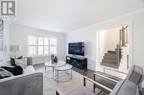 17 Macdougall Drive, Brampton, ON - Indoor Photo Showing Living Room