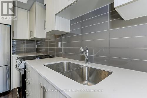 71 - 5 William Jackson Way, Toronto, ON - Indoor Photo Showing Kitchen With Double Sink