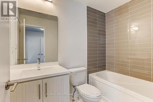 71 - 5 William Jackson Way, Toronto, ON - Indoor Photo Showing Bathroom