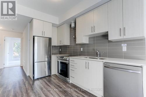 71 - 5 William Jackson Way, Toronto, ON - Indoor Photo Showing Kitchen With Double Sink