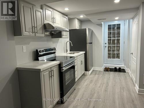 Bsmt - 8 Leagate Street, Brampton, ON - Indoor Photo Showing Kitchen