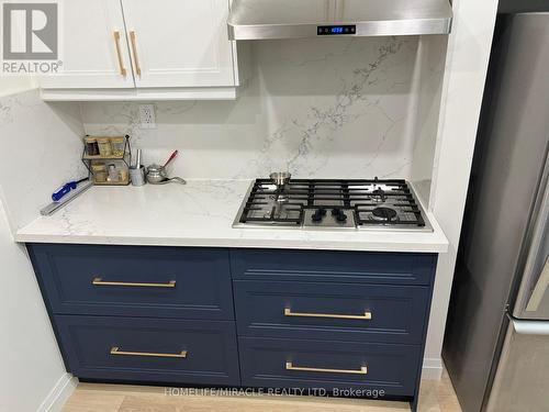 17 Seguin Court, Toronto, ON - Indoor Photo Showing Kitchen