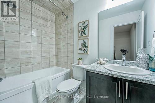 239 - 30 Times Square Boulevard, Hamilton, ON - Indoor Photo Showing Bathroom