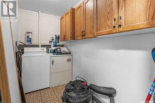 433 X Avenue N, Saskatoon, SK - Indoor Photo Showing Laundry Room