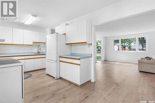 433 X Avenue N, Saskatoon, SK - Indoor Photo Showing Kitchen