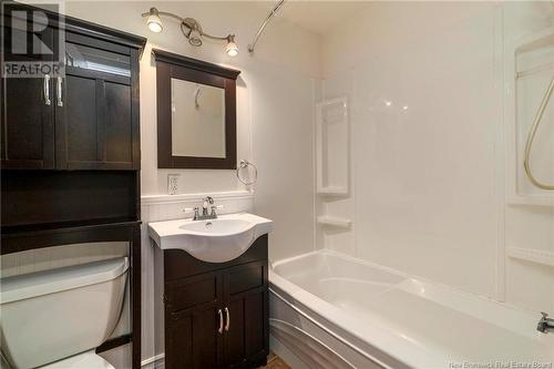 35-37 John T. Mcmillan Avenue, Saint John, NB - Indoor Photo Showing Bathroom