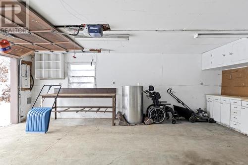 1294 Wellington St E, Sault Ste. Marie, ON - Indoor Photo Showing Garage