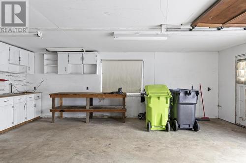 1294 Wellington St E, Sault Ste. Marie, ON - Indoor Photo Showing Garage