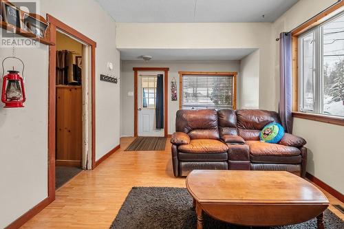 1171 1St Avenue, Fernie, BC - Indoor Photo Showing Living Room