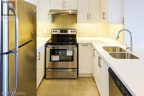 3106 - 23 Hollywood Avenue, Toronto, ON - Indoor Photo Showing Kitchen With Double Sink With Upgraded Kitchen