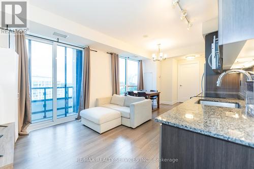 1305 - 18 Graydon Hall Drive, Toronto, ON - Indoor Photo Showing Living Room