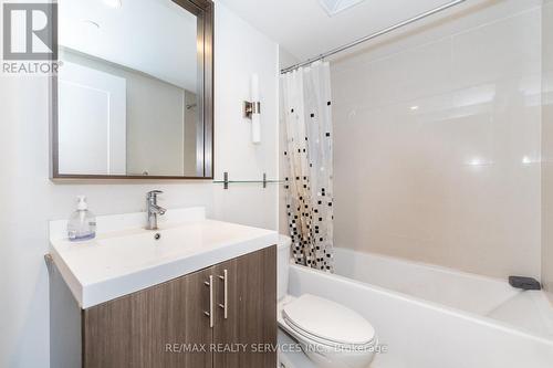 1305 - 18 Graydon Hall Drive, Toronto, ON - Indoor Photo Showing Bathroom