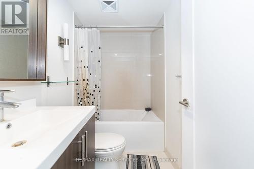 1305 - 18 Graydon Hall Drive, Toronto, ON - Indoor Photo Showing Bathroom