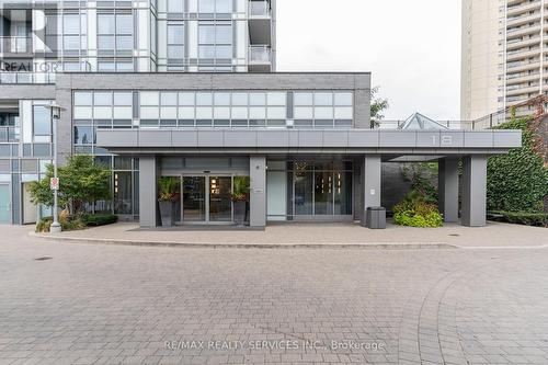 1305 - 18 Graydon Hall Drive, Toronto, ON - Outdoor With Facade