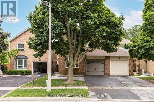 1204 Potters Wheel Crescent, Oakville, ON - Outdoor With Facade