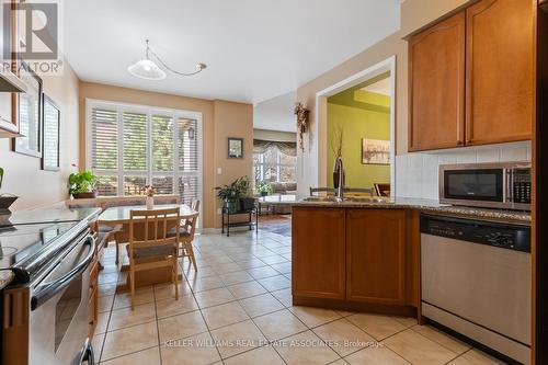 3949 Mayla Drive, Mississauga, ON - Indoor Photo Showing Kitchen