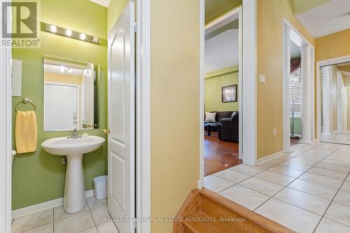 3949 Mayla Drive, Mississauga, ON - Indoor Photo Showing Bathroom