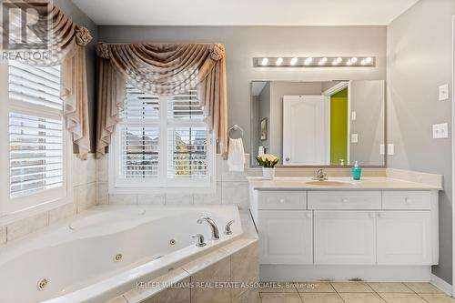 3949 Mayla Drive, Mississauga, ON - Indoor Photo Showing Bathroom