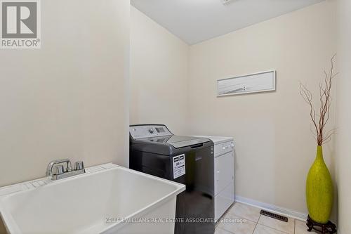 3949 Mayla Drive, Mississauga, ON - Indoor Photo Showing Laundry Room