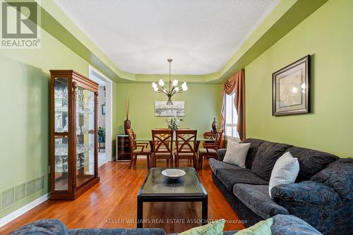 3949 Mayla Drive, Mississauga, ON - Indoor Photo Showing Living Room