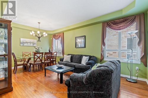 3949 Mayla Drive, Mississauga, ON - Indoor Photo Showing Living Room