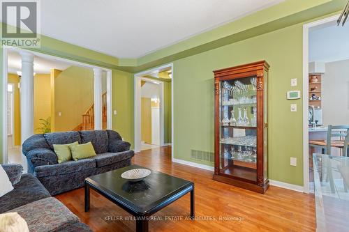 3949 Mayla Drive, Mississauga, ON - Indoor Photo Showing Living Room