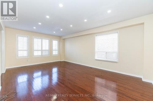 975 Kennedy Circle, Milton, ON - Indoor Photo Showing Other Room