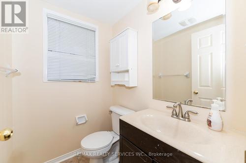 975 Kennedy Circle, Milton, ON - Indoor Photo Showing Bathroom