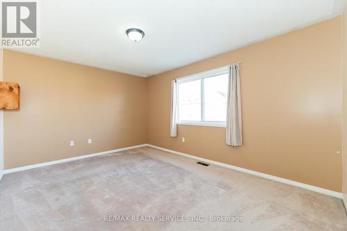 975 Kennedy Circle, Milton, ON - Indoor Photo Showing Other Room