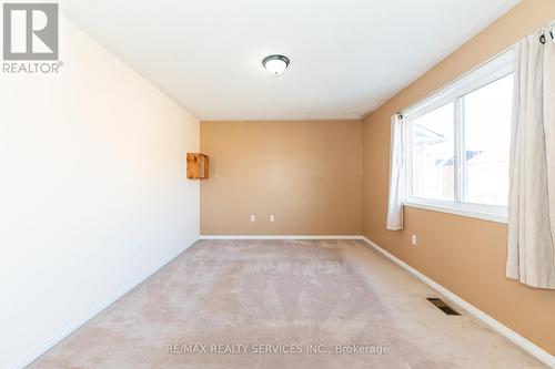 975 Kennedy Circle, Milton, ON - Indoor Photo Showing Other Room