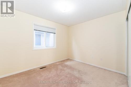 975 Kennedy Circle, Milton, ON - Indoor Photo Showing Other Room