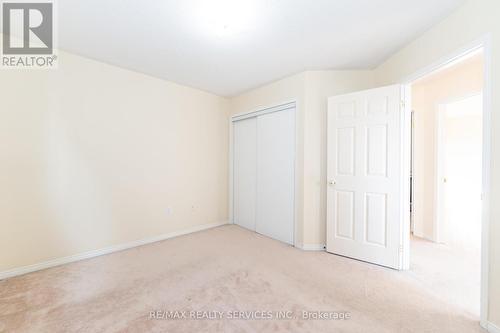 975 Kennedy Circle, Milton, ON - Indoor Photo Showing Other Room