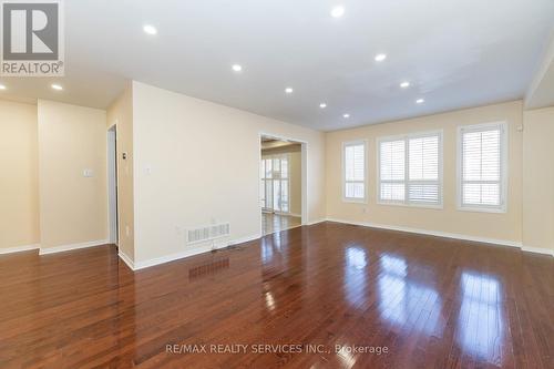 975 Kennedy Circle, Milton, ON - Indoor Photo Showing Other Room