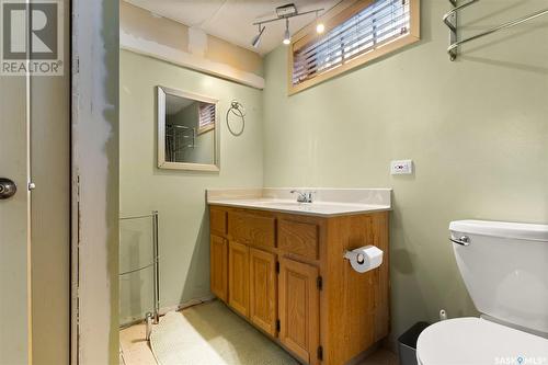 2842 Montague Street, Regina, SK - Indoor Photo Showing Bathroom