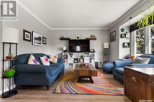 2842 Montague Street, Regina, SK - Indoor Photo Showing Living Room