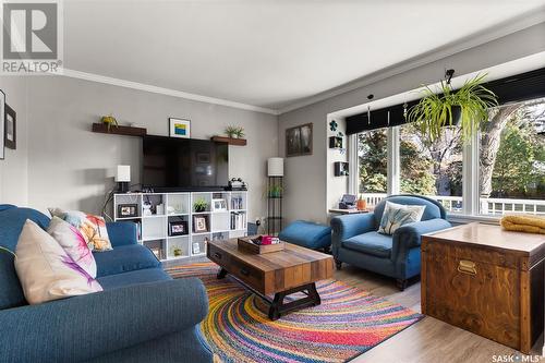 2842 Montague Street, Regina, SK - Indoor Photo Showing Living Room