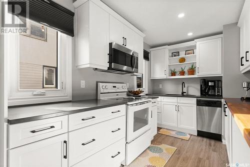 2842 Montague Street, Regina, SK - Indoor Photo Showing Kitchen