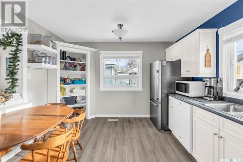 39 Coldwell Road, Regina, SK - Indoor Photo Showing Kitchen