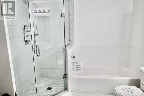 22 - 86 Preston Meadow Avenue, Mississauga, ON - Indoor Photo Showing Bathroom