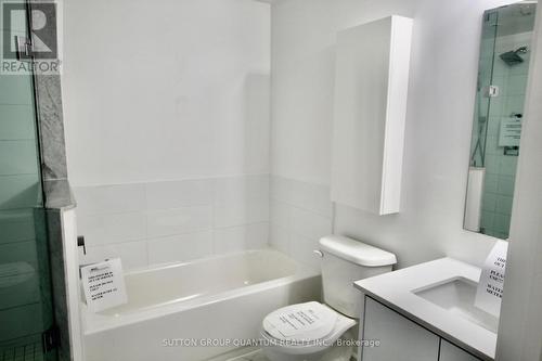 22 - 86 Preston Meadow Avenue, Mississauga, ON - Indoor Photo Showing Bathroom