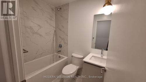 501 - 395 Dundas Street W, Oakville, ON - Indoor Photo Showing Bathroom