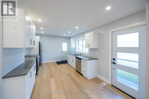 Main - 685 Emerson Avenue, Oshawa (Donevan), ON - Indoor Photo Showing Kitchen