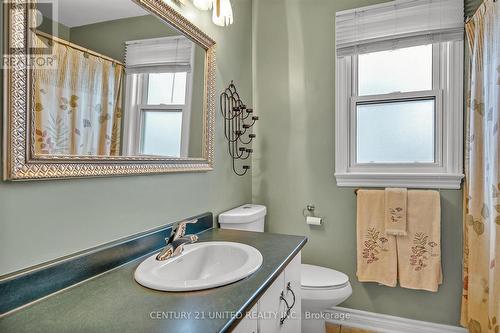 891 Ford Street, Peterborough (Monaghan), ON - Indoor Photo Showing Bathroom