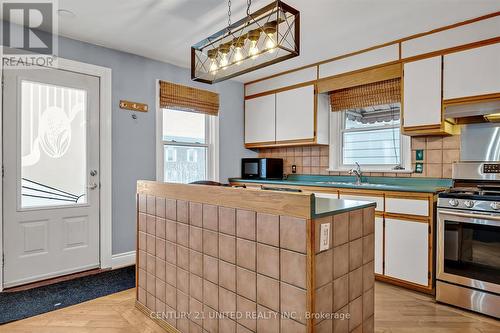 891 Ford Street, Peterborough (Monaghan), ON - Indoor Photo Showing Kitchen