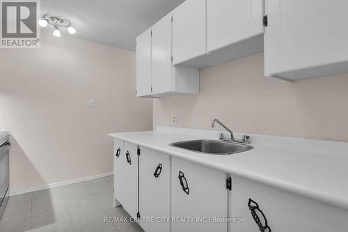 1405 - 1103 Jalna Boulevard, London, ON - Indoor Photo Showing Kitchen