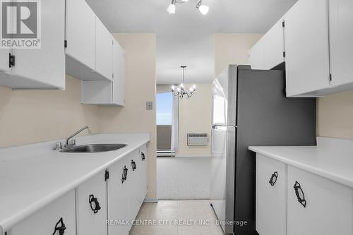 1405 - 1103 Jalna Boulevard, London, ON - Indoor Photo Showing Kitchen