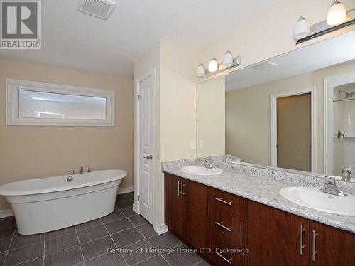 55 Bergenstein Crescent, Pelham (662 - Fonthill), ON - Indoor Photo Showing Bathroom