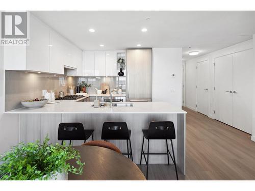 1806 618 Carnarvon Street, New Westminster, BC - Indoor Photo Showing Kitchen With Upgraded Kitchen