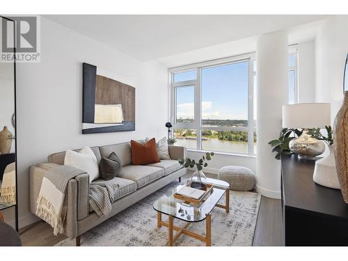 1806 618 Carnarvon Street, New Westminster, BC - Indoor Photo Showing Living Room