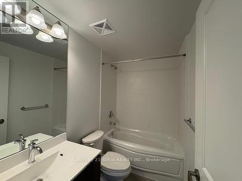 B720 - 99 South Town Centre, Markham, ON - Indoor Photo Showing Bathroom